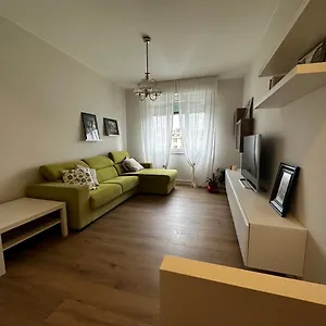 Casa Nela , Milano Italia