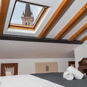 Veronetta Mini Attic , Verona Italia