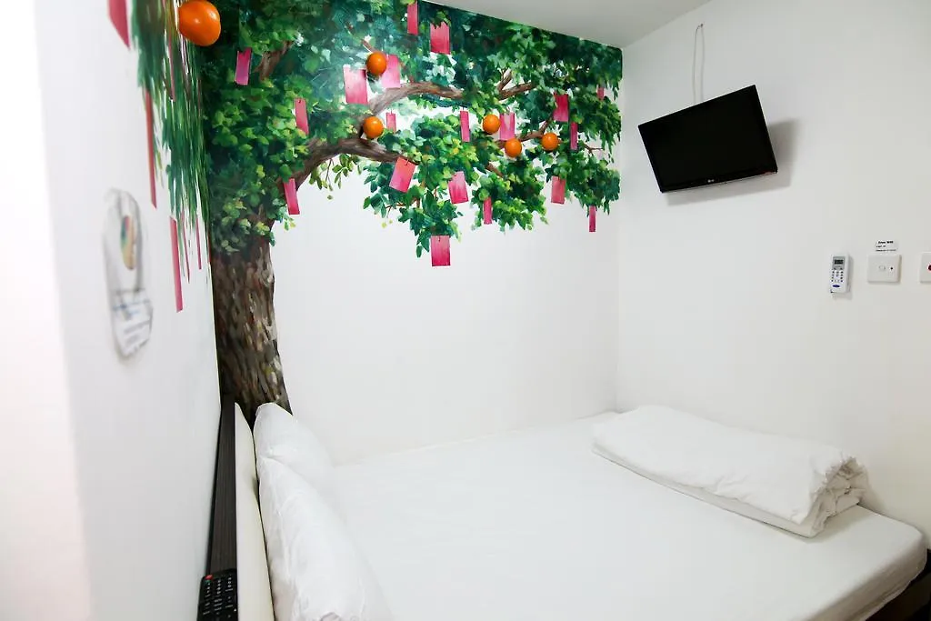 Eloginn - Fest @ Lucky House Hong Kong Guest house